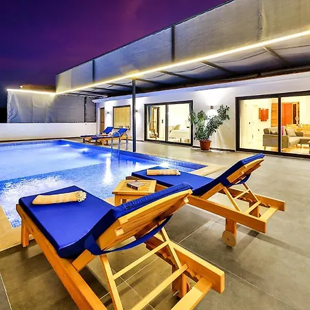 Summery Vila *